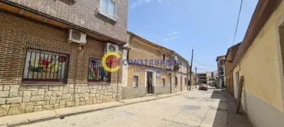 Casa en venta en Espinoso del Rey 130m2 3 dormitorios patio