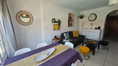 Dúplex en Venta: Zona Tranquila con Piscina y Jardín