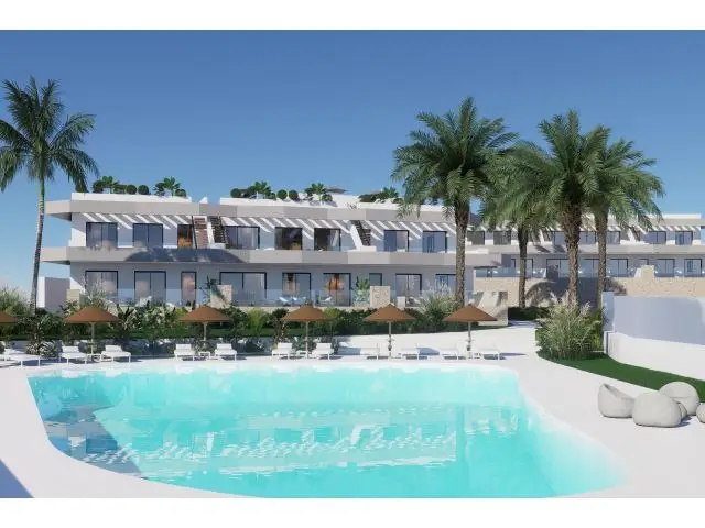 Bungalows en Venta Finestrat Alicante: Vistas al Mar y Piscina