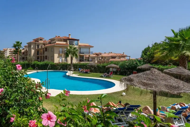 Ático de Lujo con Vistas al Mar en El Chaparral Mijas