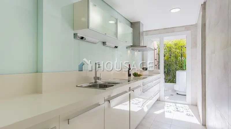 Apartamento en Nueva Andalucía Planta Baja con Terraza
