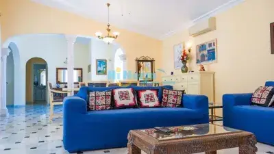 Casa Lujosa en Capistrano con Piscina Privada y Vistas al Mar