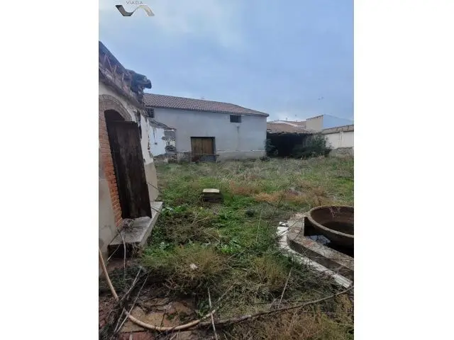 Casa Hist







orica con Tinajas y Bodega en Almod








óvar del Campo