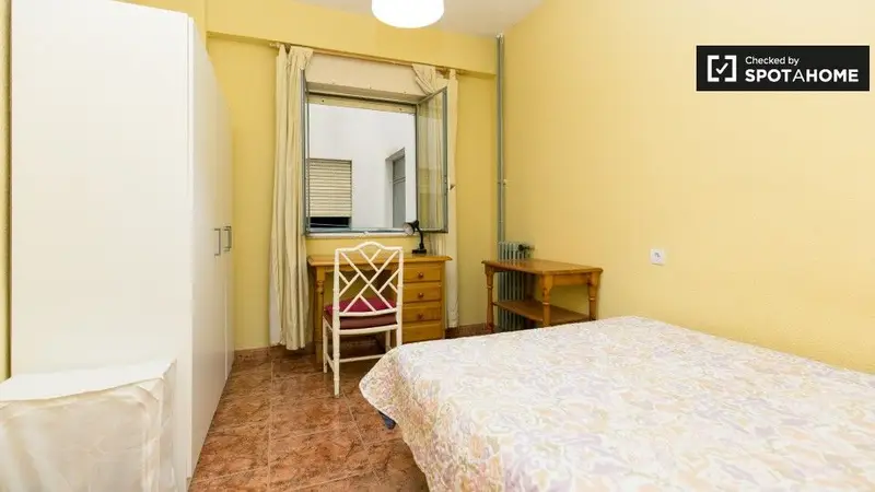 Apartamento 4 dormitorios 2 baños Granada Andalucia