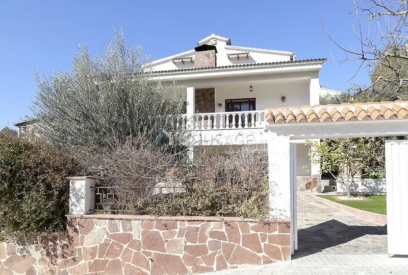Villa en Olivella con Piscina y Domótica - Ideal Familias y Negocios