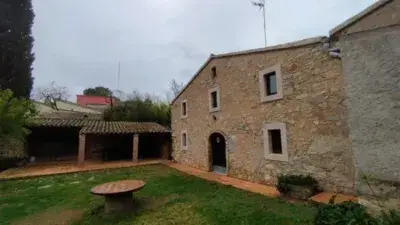 Masía Reformada en Font-Rubí con Barbacoa y Gran Jardín
