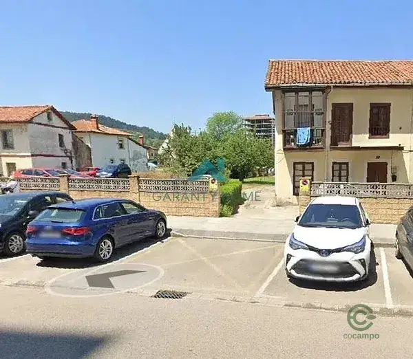 Casa Pareada con Terreno en Torrelavega - Oportunidad de Inversion