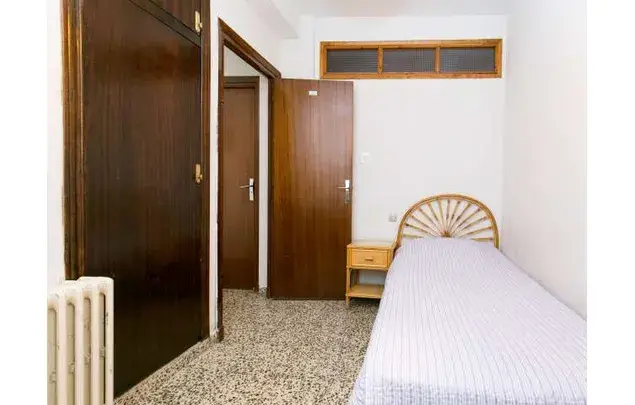 Apartamento 3 Dormitorios Ronda Estudiantes Amueblado