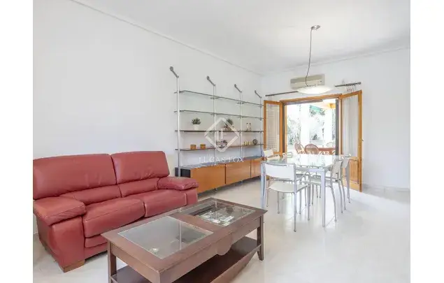 Rent 4 bedroom house of 283 m² in l'Eliana