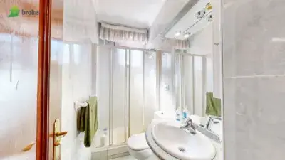 Piso en venta cerca de Calle San Vicente para reformar