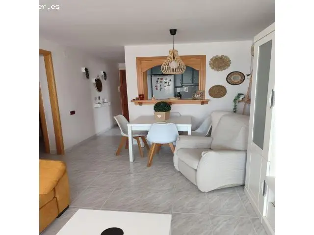 Apartamento en La Pineda con Vistas al Mar