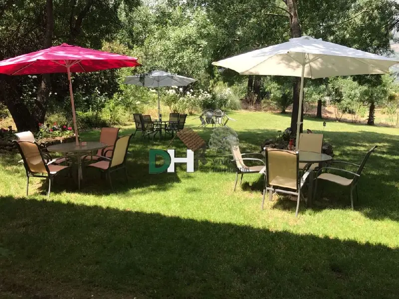Casa con 11 Dormitorios y 9 Garajes en Valle del Jerte