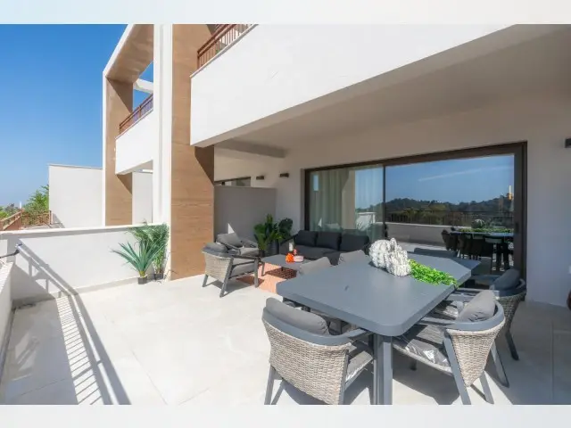 Casa-Villa de 3 Dormitorios en venta Istán, España