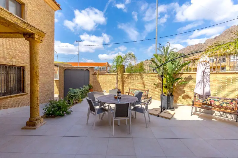 Chalet de Lujo en Orihuela con Piscina y Terraza