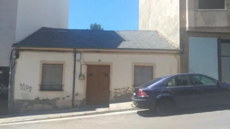Venta Casa a Estrenar en Alta Ponferrada 435m2