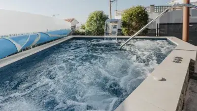 Casa en venta en Pineda de Mar con vistas al mar y piscina