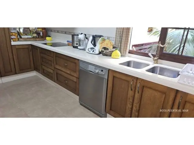 Planta Baja con 2 Habitaciones 2 Baños Patio y Azotea en Dos Hermanas