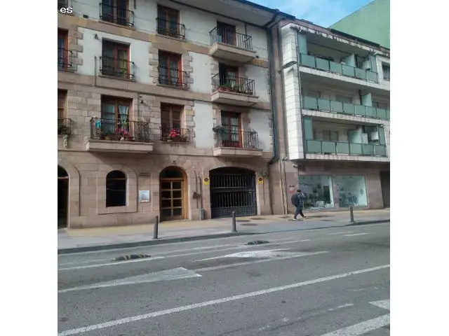 Plaza de Garaje en Cuatro Caminos con Montacargas
