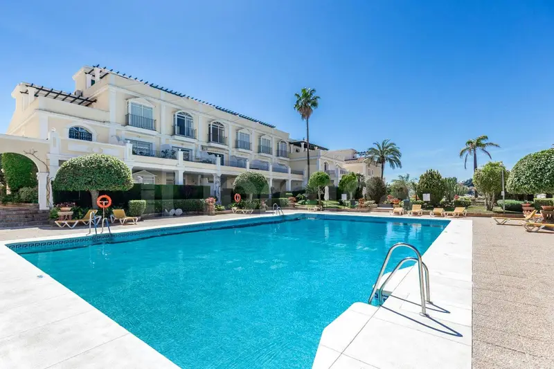 Apartamento 2 Dormitorios Alquiler Marbella  Piscina y Golf