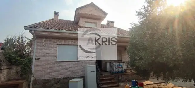 Chalet independiente en parcela de 412m² en Méntrida