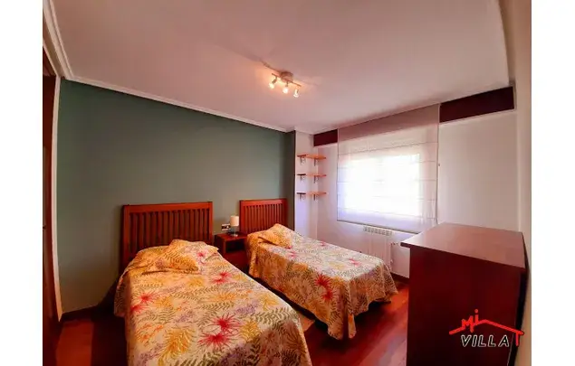 Alquiler Apartamento 4 Dormitorios 130m2 Laredo Junio Julio