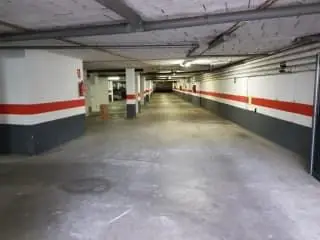 Garaje con Ascensor y Trastero en Venta en Marbella