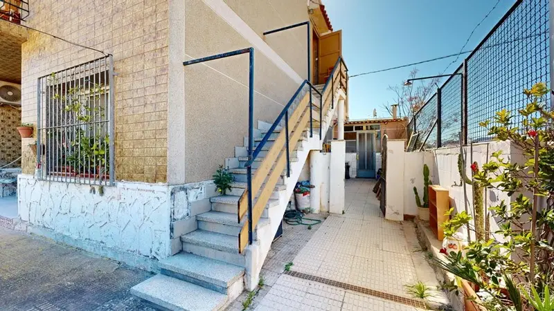 Piso en Los Nietos Murcia con 4 dormitorios y terraza