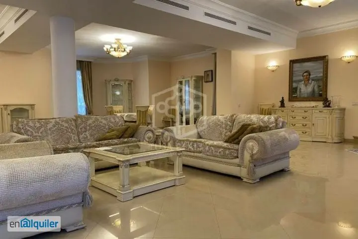 Chalet en la Pineda con Piscina - 670m2 - 3 Plantas