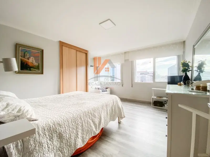 Piso en Venta Santiago 3 Dormitorios Garaje Trastero Reformado