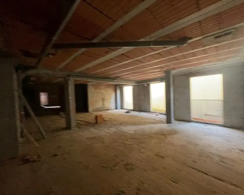 Local de 1018 m² en Peñafiel