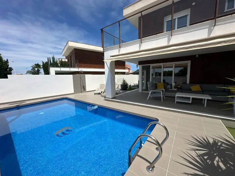 Casa Villa 3 Dormitorios Gran Alicante Piscina Privada Jardin