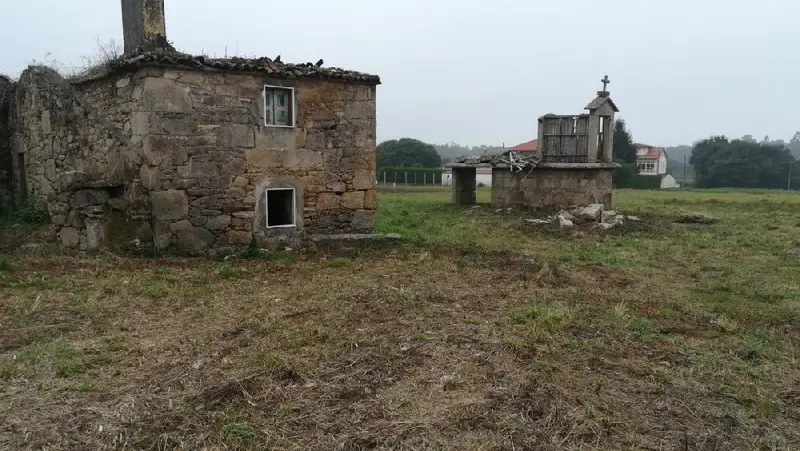 Casa de Piedra para Restaurar en Casalonga Teo