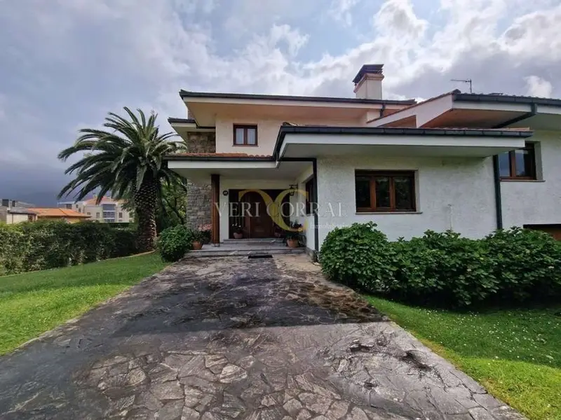 Chalet en Llanes con vistas al mar 367m2 5 dormitorios