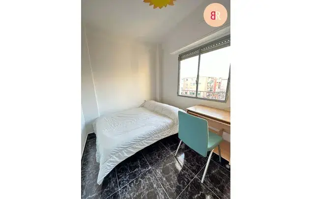 Habitaci
ón 90m
² Alicante Alquiler Larga Temporada
