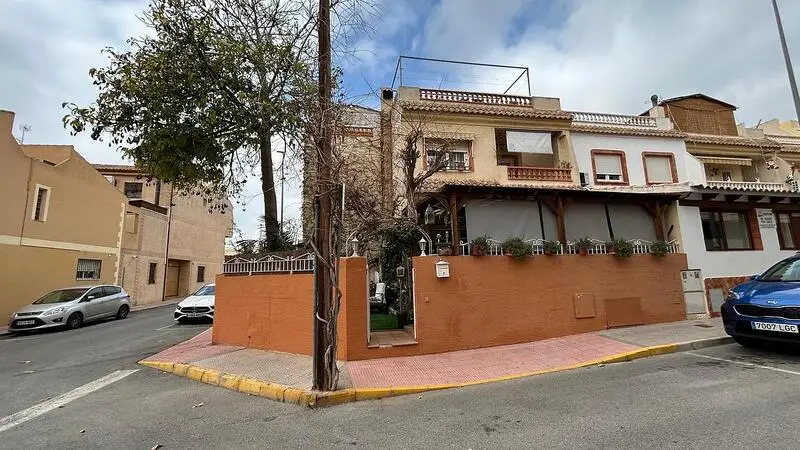 Villa 3 Dormitorios Los Montesinos