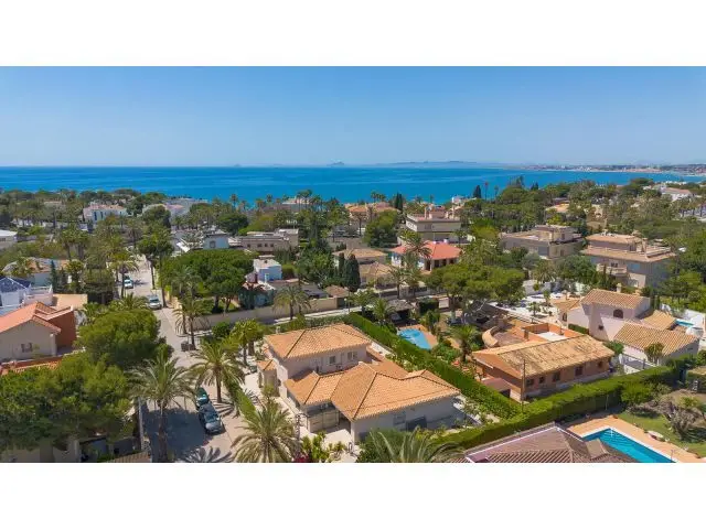 Villa en Venta Cabo Roig 6 Dormitorios 4 Baños Piscina Privada Adaptada