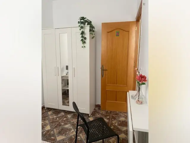 Habitacion Doble Cerca Puerta Purchena