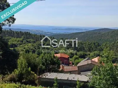 Casa Rural para Restaurar en Rianxo con Hórreo
