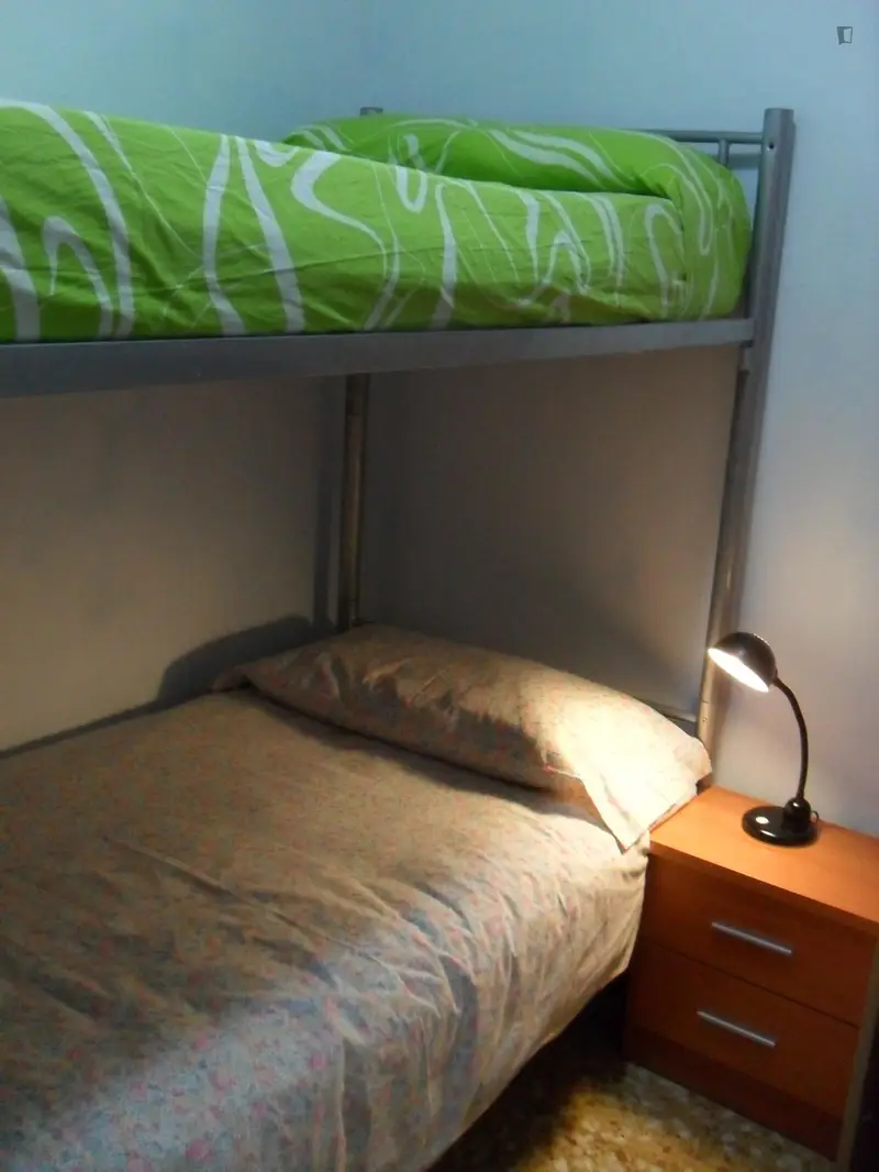 Habitación en piso de estudiantes cerca de la Complutense