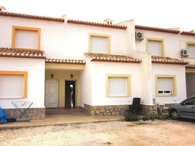 Adosado de 3 Dormitorios en venta Benigembla-Benichembla, España