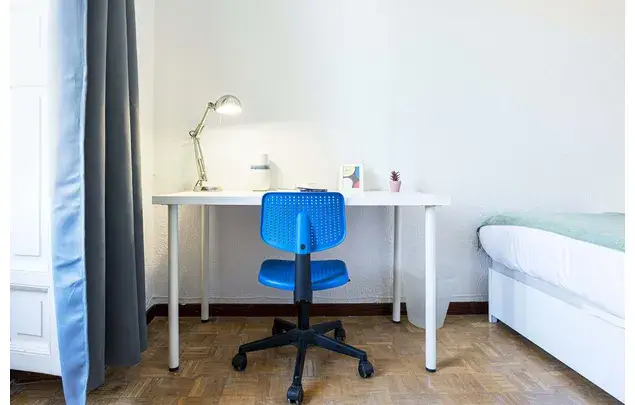 Habitaci
ón 140m
² Madrid Plaza Marina Espa
ola