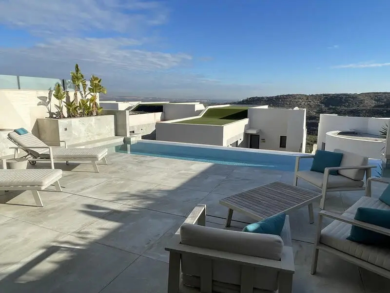 Villa de Lujo en Ciudad Quesada con Vistas al Mar