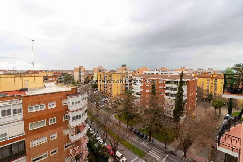 Piso en Venta en Avenida Colon Badajoz 5 Habitaciones 186m2
