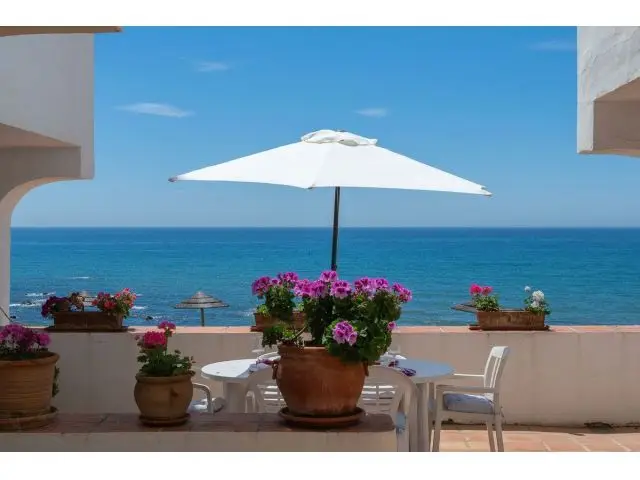 Apartamento en Primera Linea de Playa Mijas Costa 3 Dormitorios 2 Baños