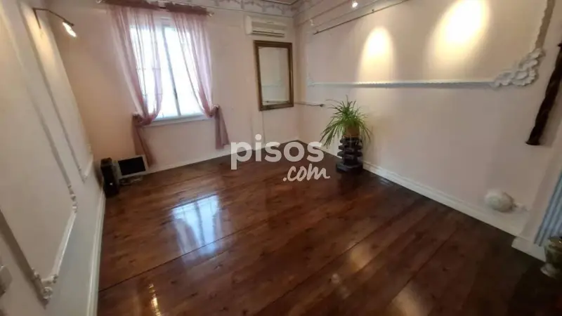 Piso en venta en Universidad-Los Lirios