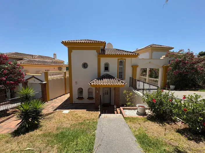Villa 3 Dormitorios Riviera del Sol Vistas al Mar
