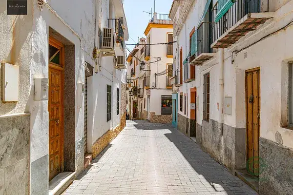 Casa en Orgiva con 6 habitaciones y gran potencial turistico