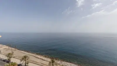 Piso en Almuñécar Frente al Mar 4 Dormitorios 2 Baños