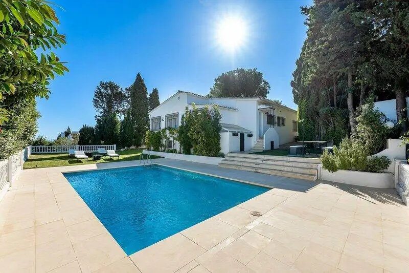 Villa de Lujo en El Chaparral Cerca de La Cala de Mijas