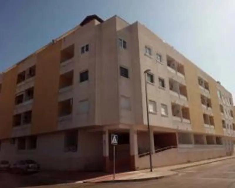 Garaje en Venta en Almorad
ro